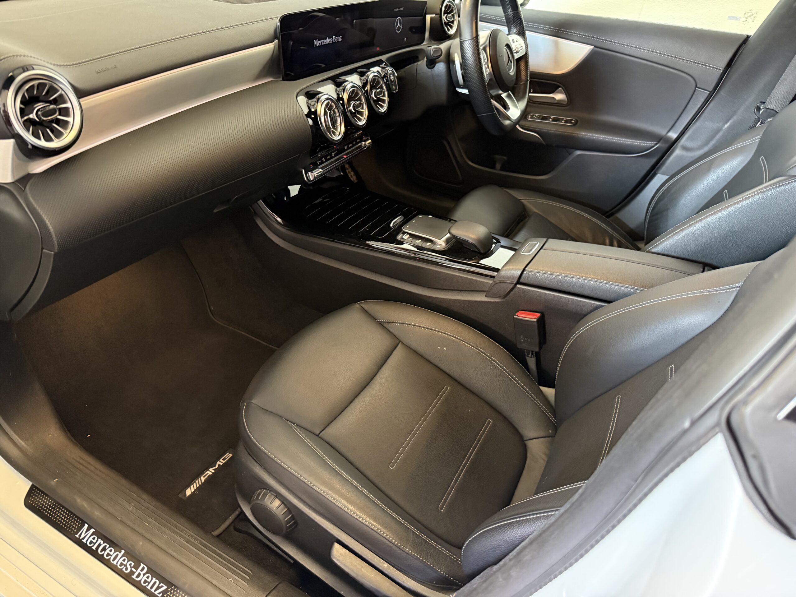 2022 Mercedes CLA 200