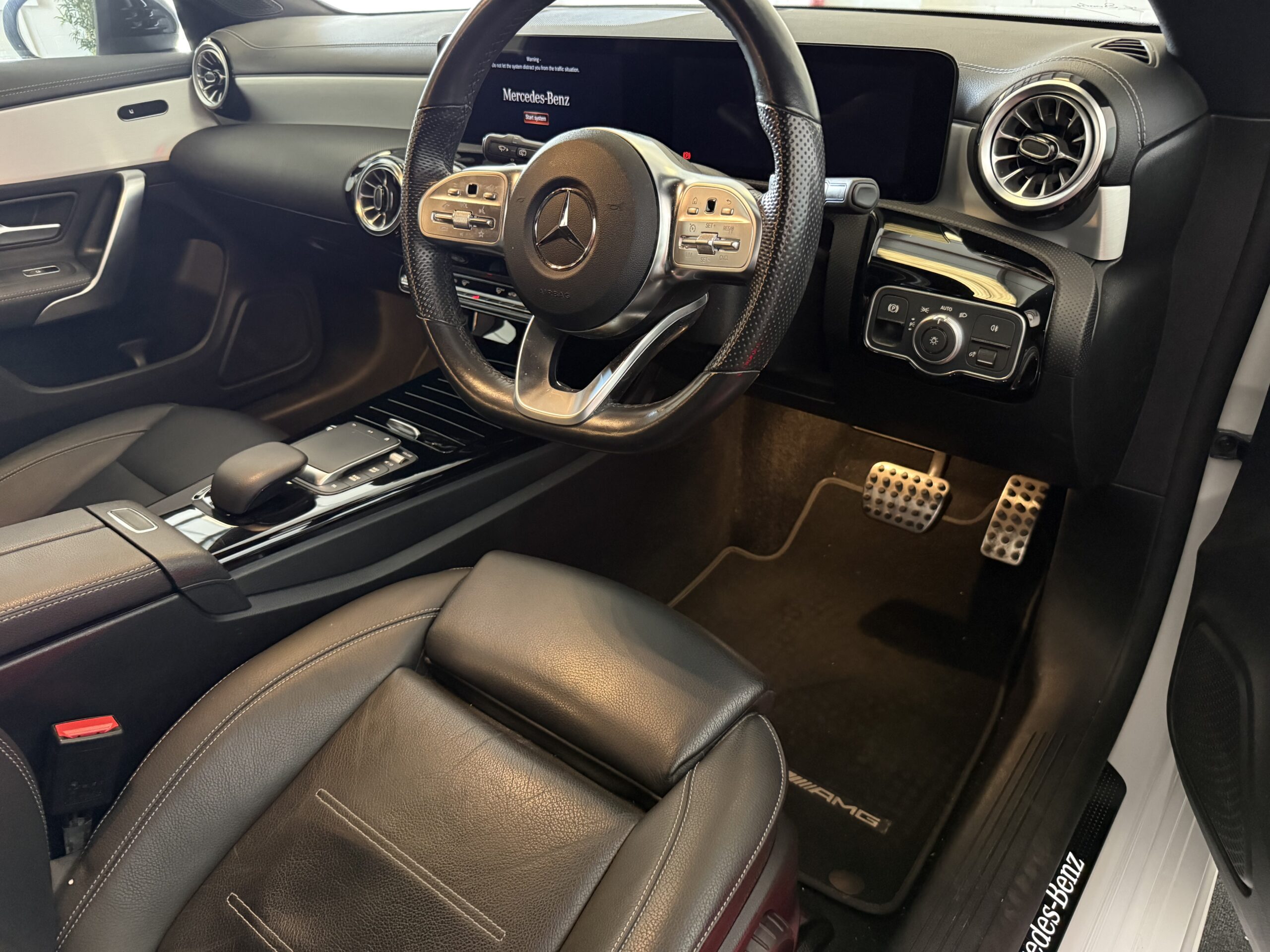 2022 Mercedes CLA 200