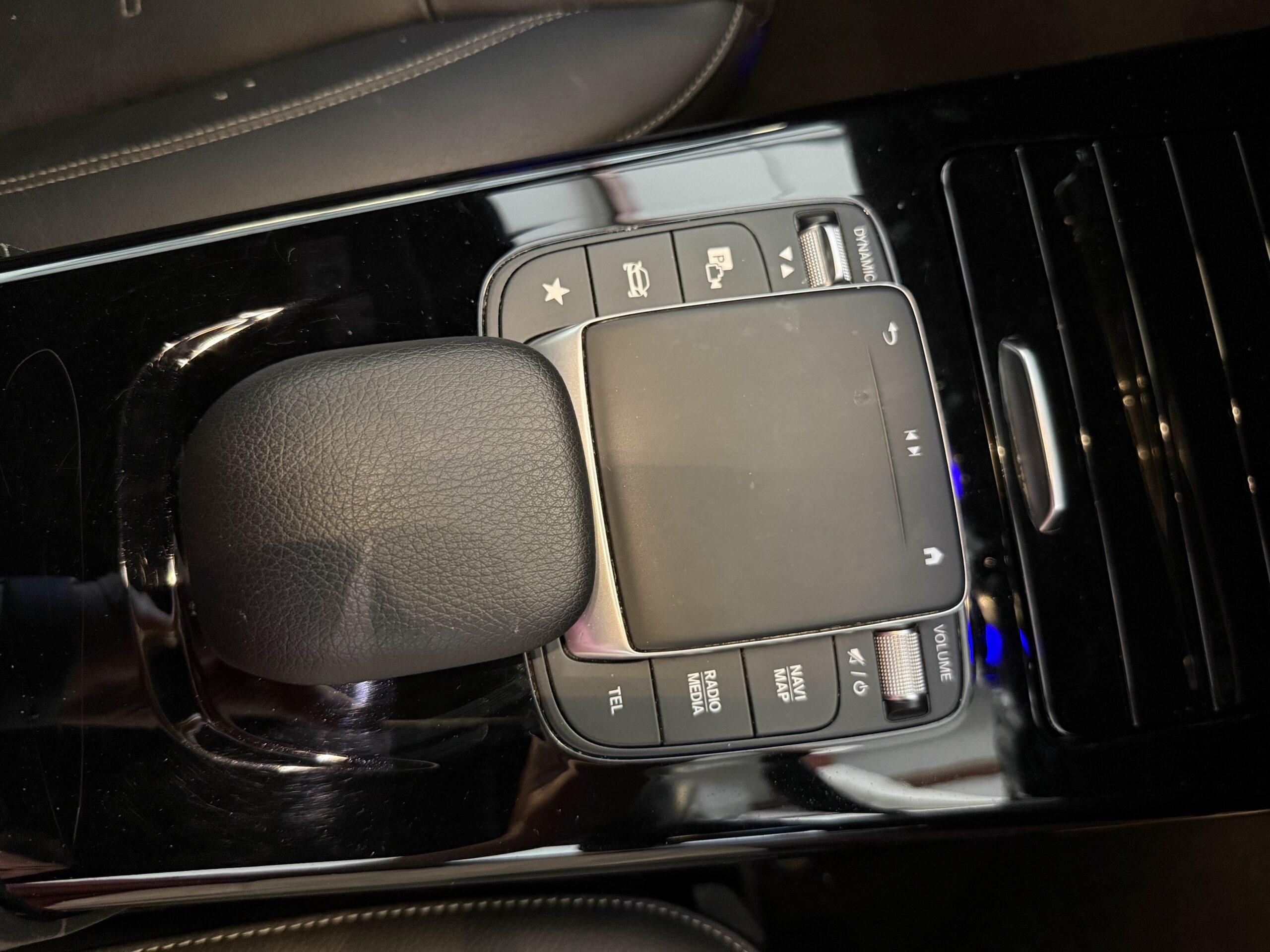 2022 Mercedes CLA 200